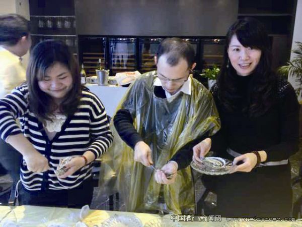 点击放大