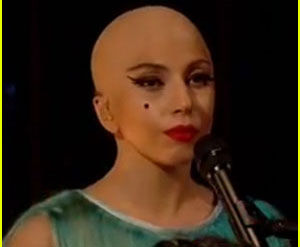 图：Lady GaGa光头造型