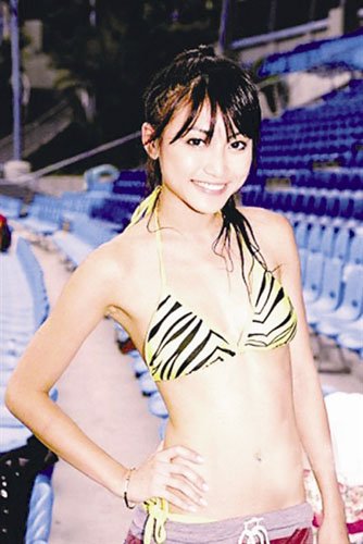 陈冠希前女友沦为酒吧卖唱 曝淫媒钓女星赴饭局