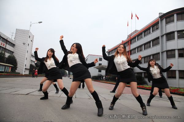 点击放大