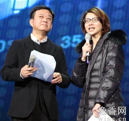董卿素颜现身彩排央视一姐被曝深夜小酌红酒（图）