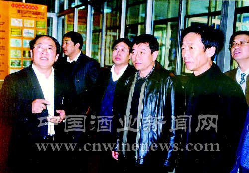 点击放大