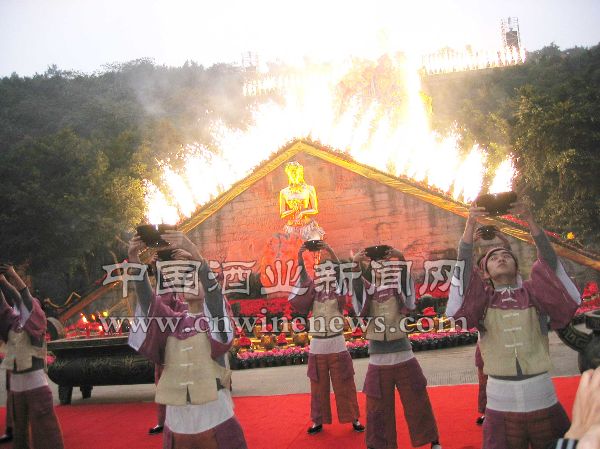点击放大