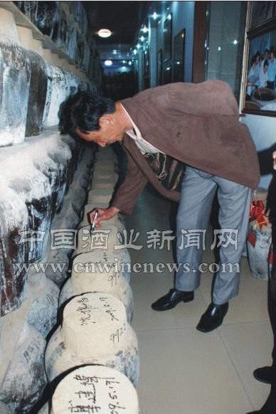 点击放大