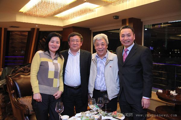 点击放大