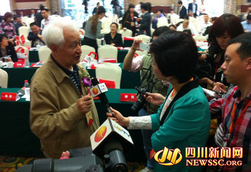 图为茅台集团名誉董事长、中国酿酒大师季克良。（图片来源：四川新闻网）