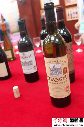 葡萄酒看齐啤酒降低酒精度每天只能喝1/4杯