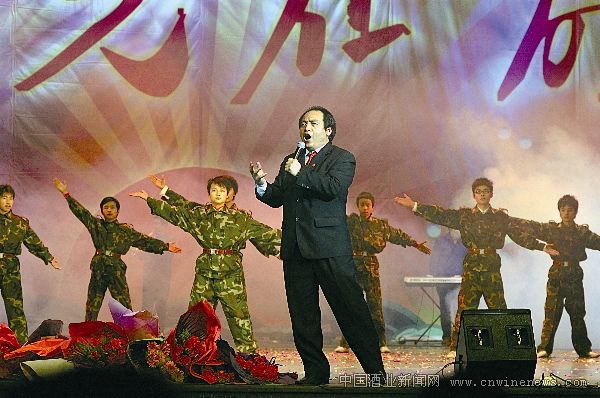 点击放大