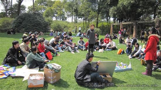 点击放大