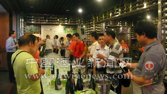 点击放大