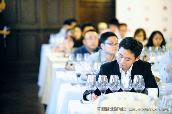 点击放大