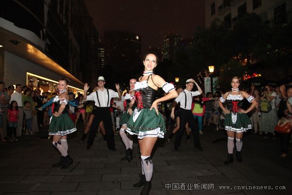 点击放大