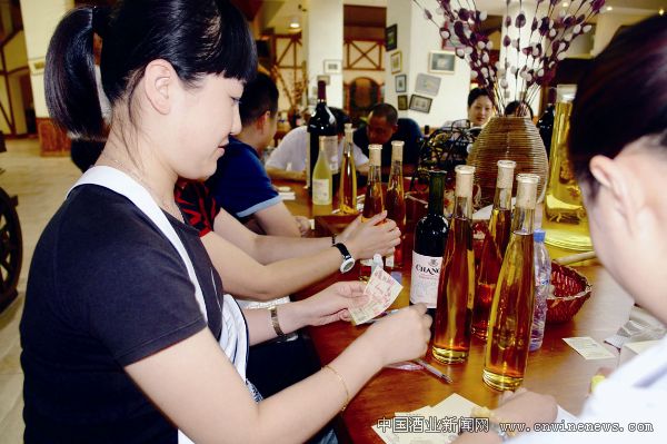 点击放大