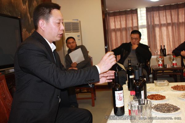 点击放大