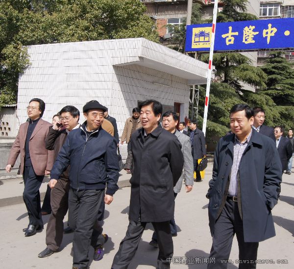 点击放大