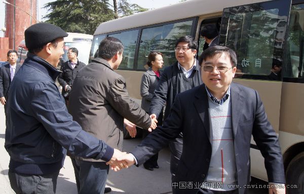 点击放大