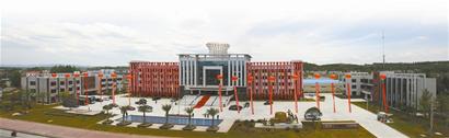 湖北日报讯 图为：湖北石花酒业杨溪湾万吨包装工业园基地