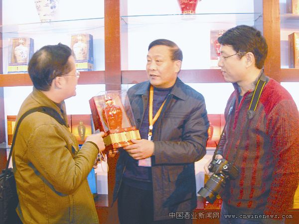 点击放大