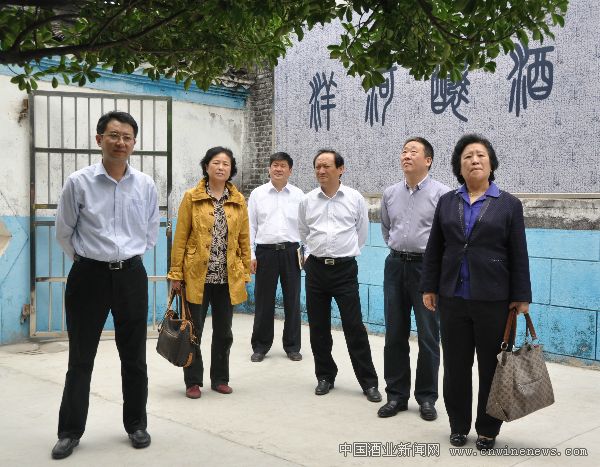 点击放大