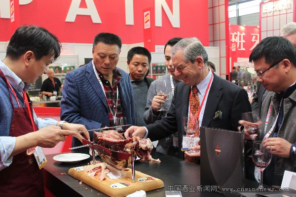 点击放大