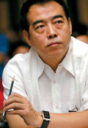 陈凯歌忙里偷闲谨慎为酒代言 只接活动不上荧幕