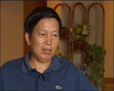 在中央财经大学税务学院副院长杨志清教授看来，国家对这次白酒消费税计税标准由出厂价调整为市场价为基础，主要是为了有效遏制白酒生产企业利用关联交易规避生产环节消费税的漏洞，这次消费税调整的动力是迫于国家财政的压力