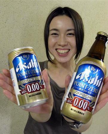 日本各啤酒公司相继推出无酒精饮料()